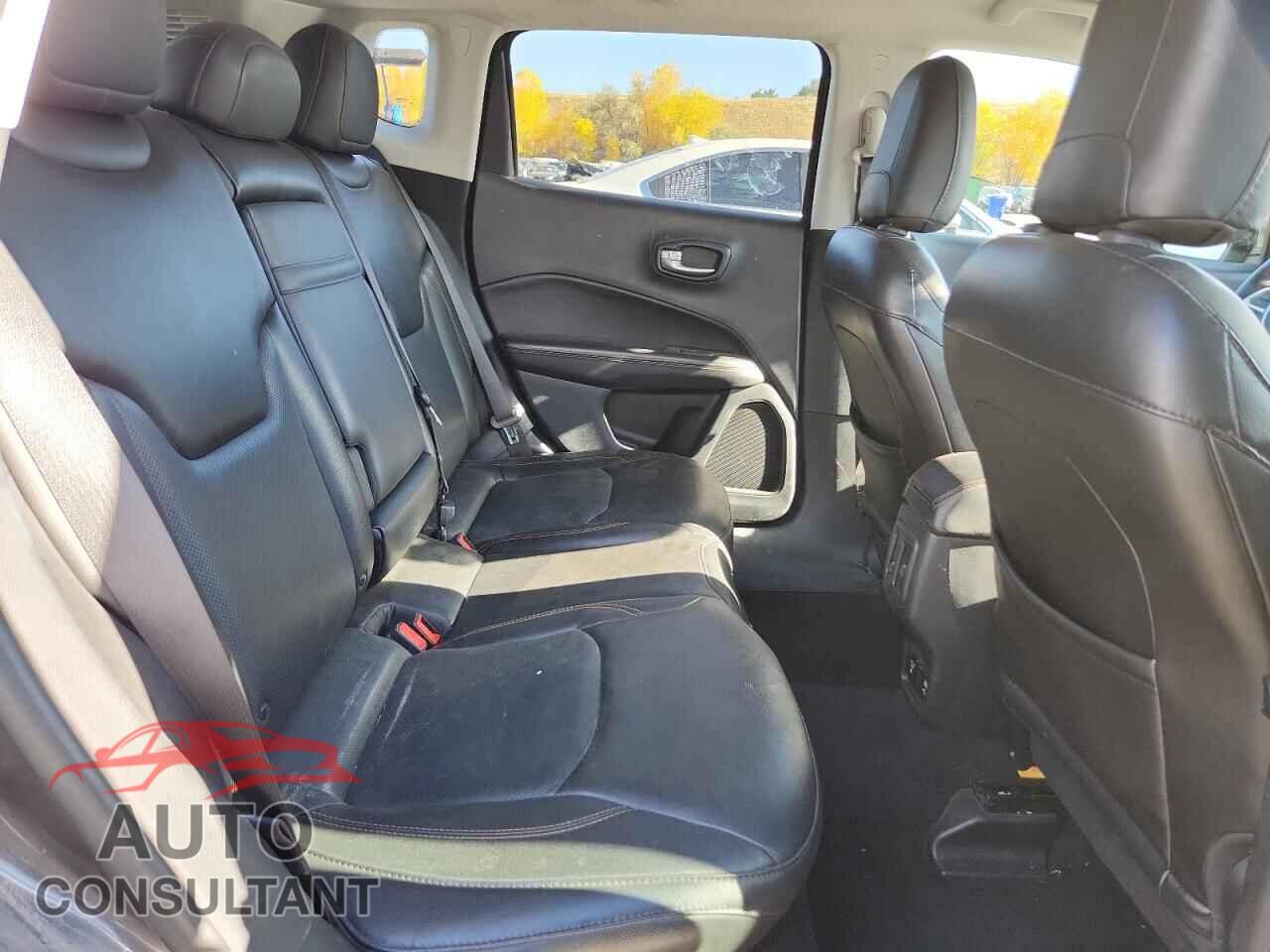 JEEP COMPASS 2018 - 3C4NJDCB0JT453787