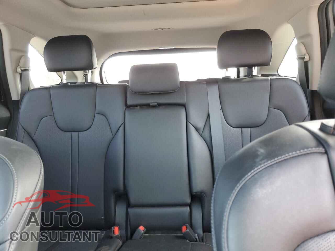 KIA SORENTO 2023 - 5XYRLDLC2PG166052