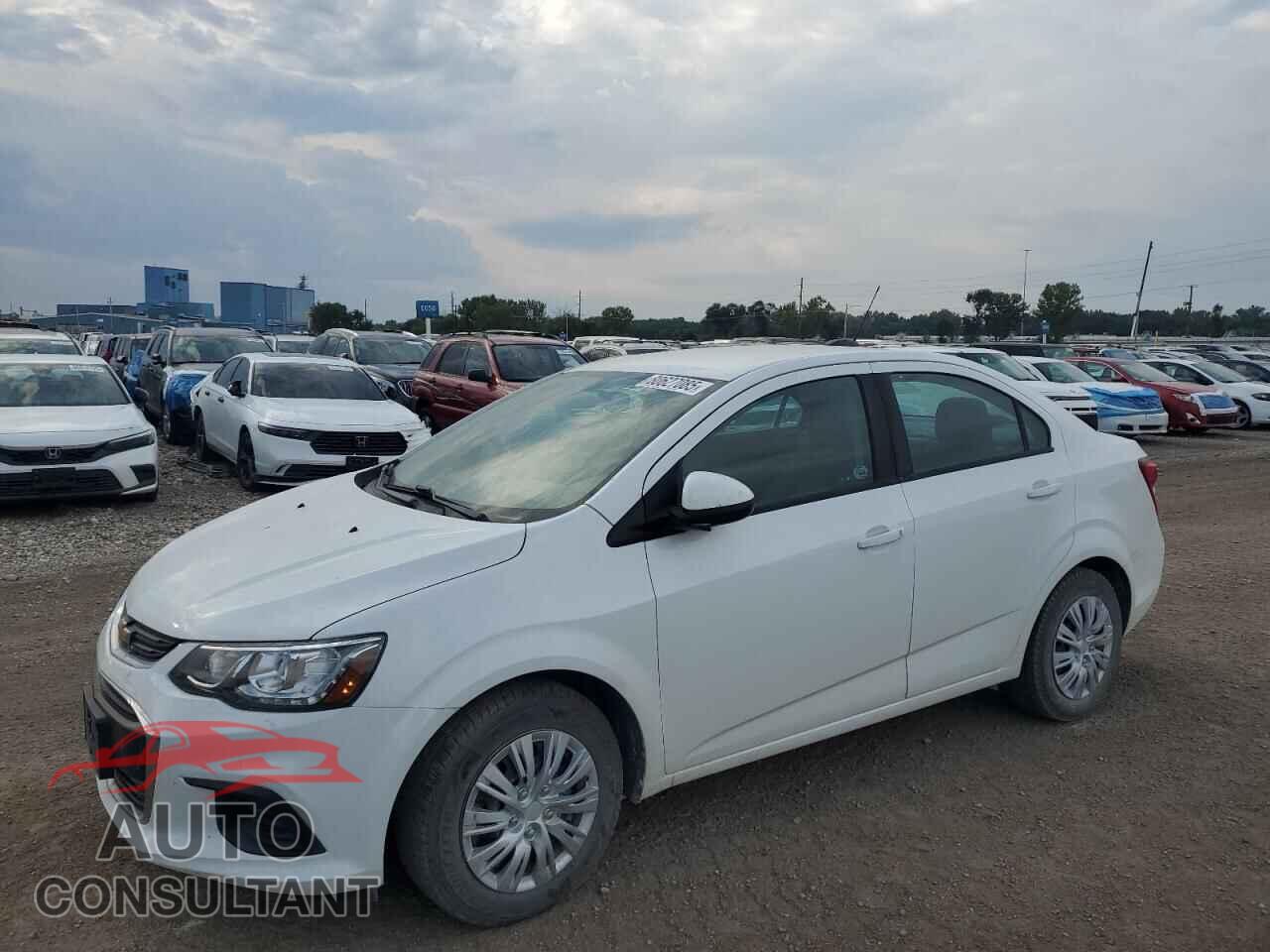 CHEVROLET SONIC 2018 - 1G1JB5SH2J4130072