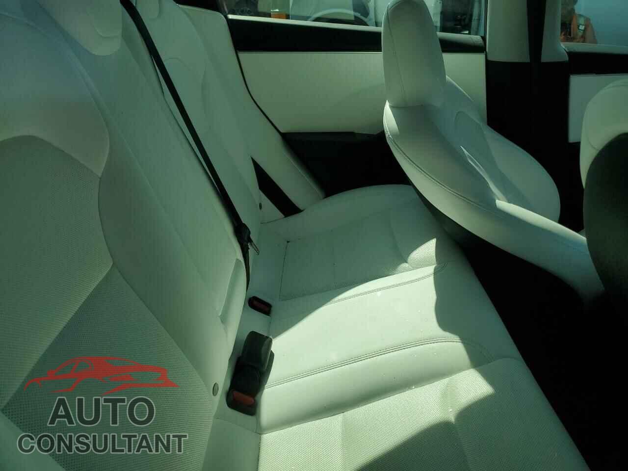 TESLA MODEL 3 2024 - 5YJ3E1EB7RF843965