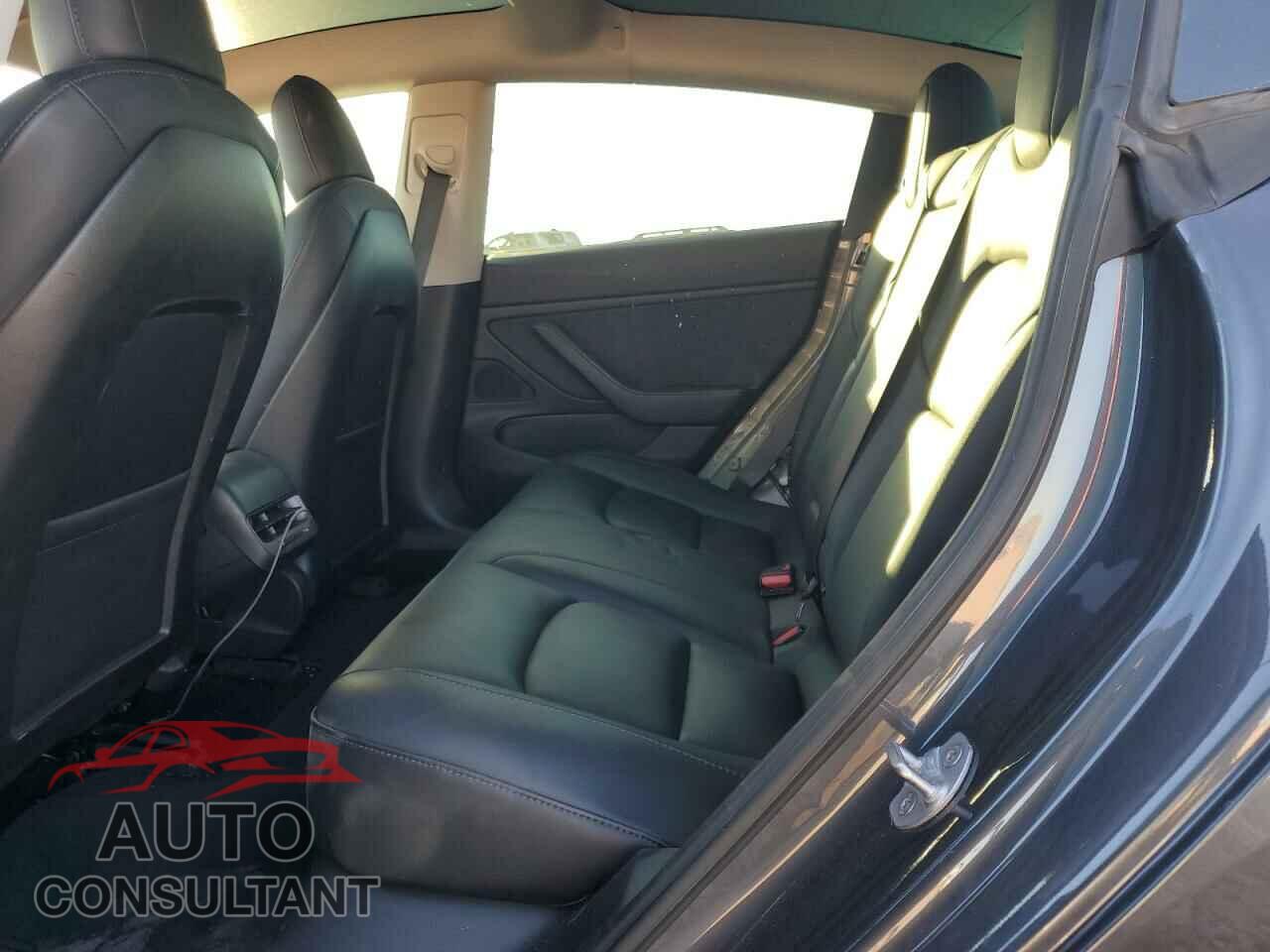 TESLA MODEL 3 2018 - 5YJ3E1EB9JF145295