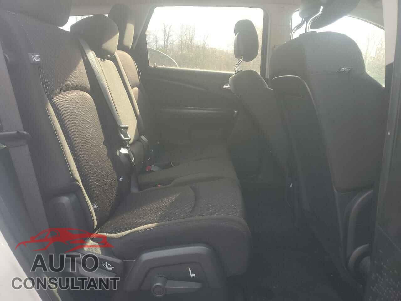 DODGE JOURNEY 2015 - 3C4PDCBG8FT742611
