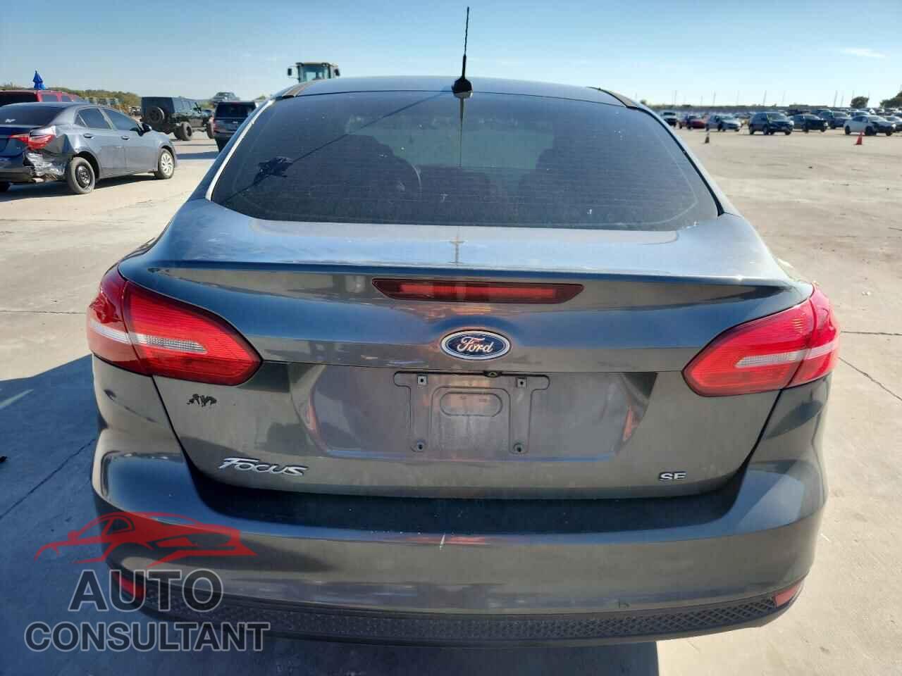FORD FOCUS 2018 - 1FADP3F21JL210927