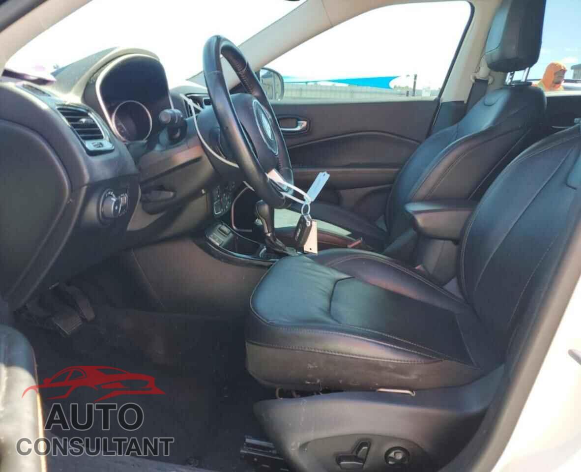 JEEP COMPASS 2019 - 3C4NJCCB2KT772541