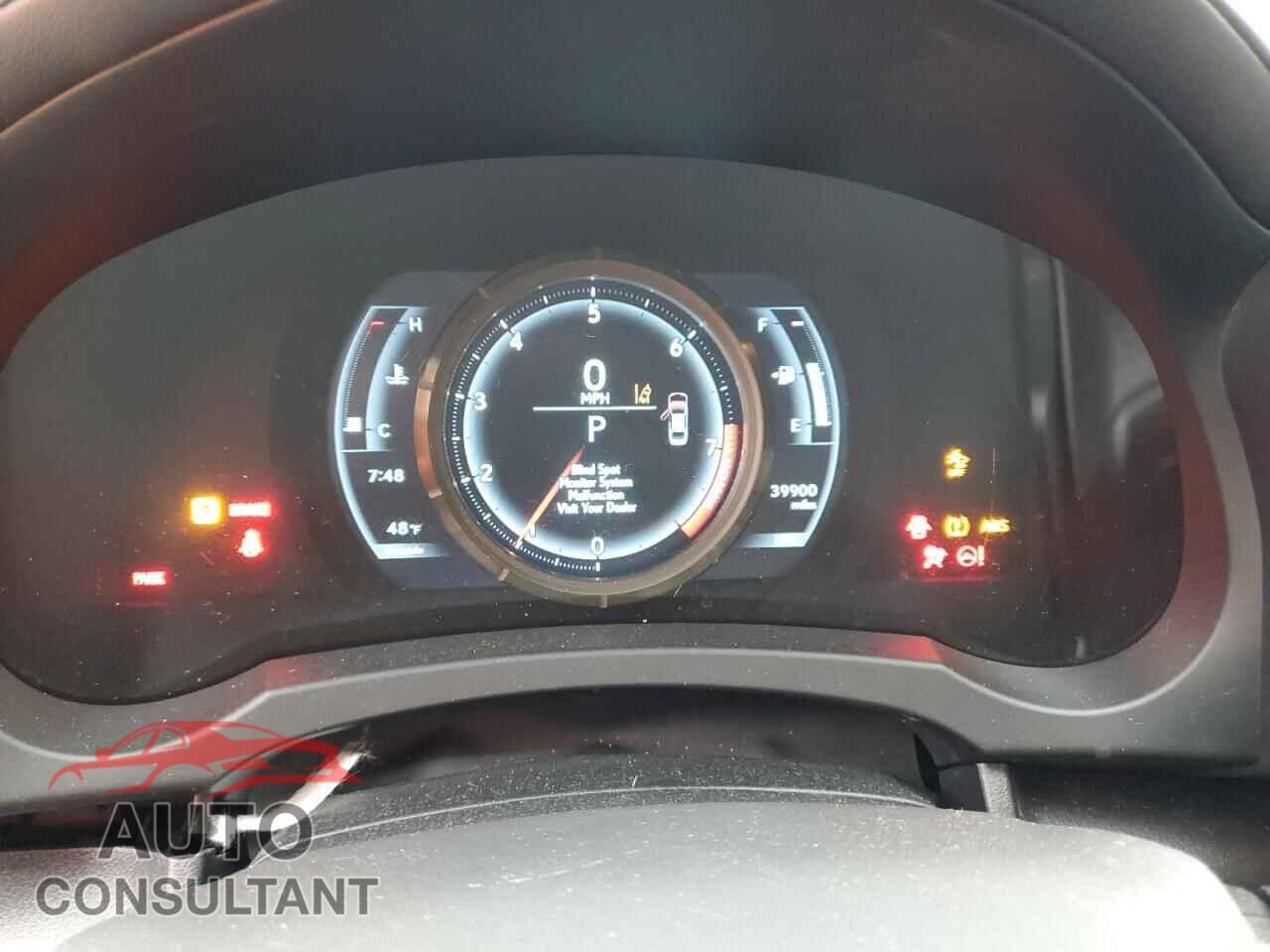 LEXUS IS 2018 - JTHC81D25J5026667