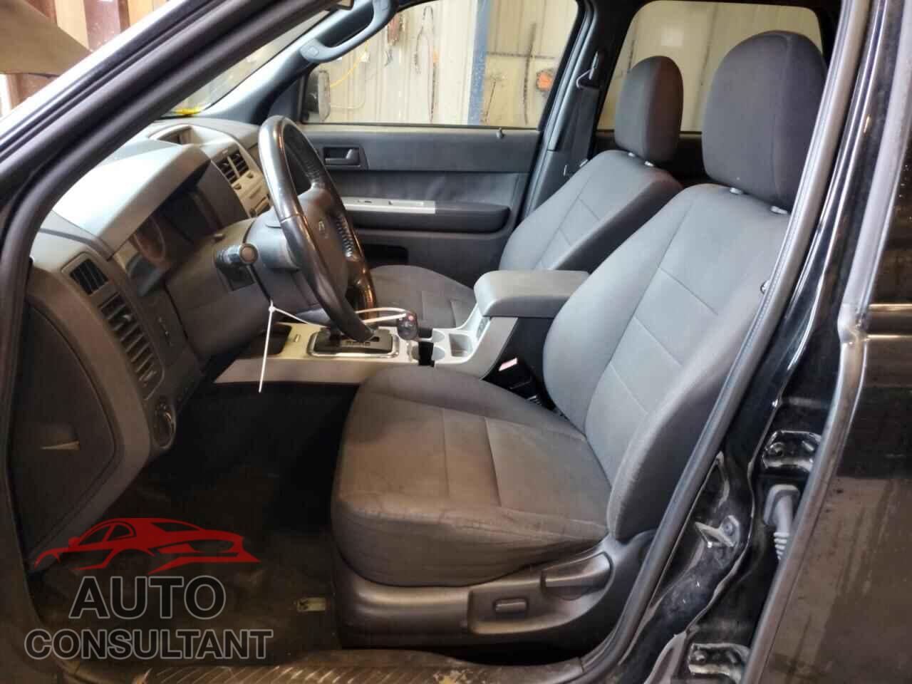 FORD ESCAPE 2010 - 1FMCU9DG5AKD05394