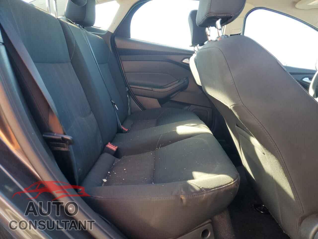 FORD FOCUS 2017 - 1FADP3F26HL271586