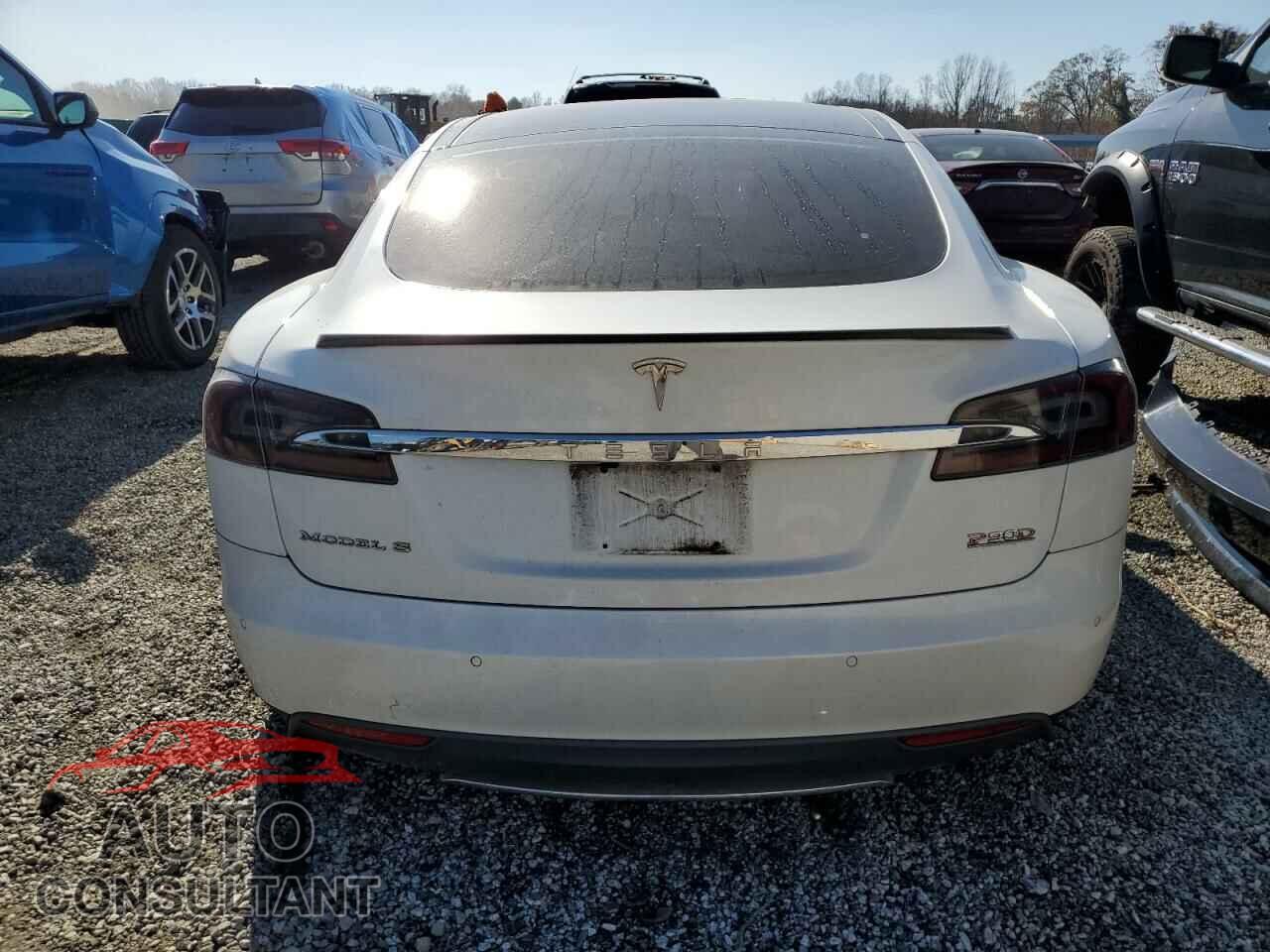 TESLA MODEL S 2015 - 5YJSA1E48FF109520