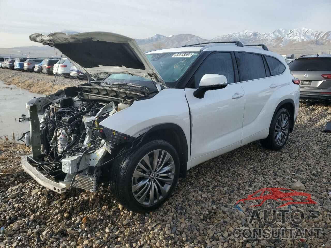 TOYOTA HIGHLANDER 2022 - 5TDFZRBH8NS174409