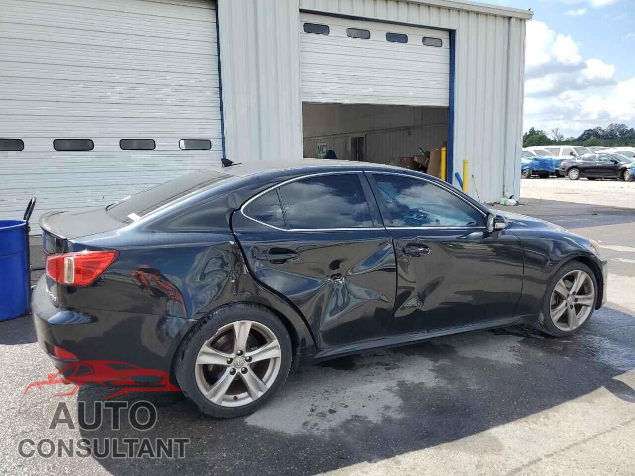 LEXUS IS 2011 - JTHBF5C24B5132880