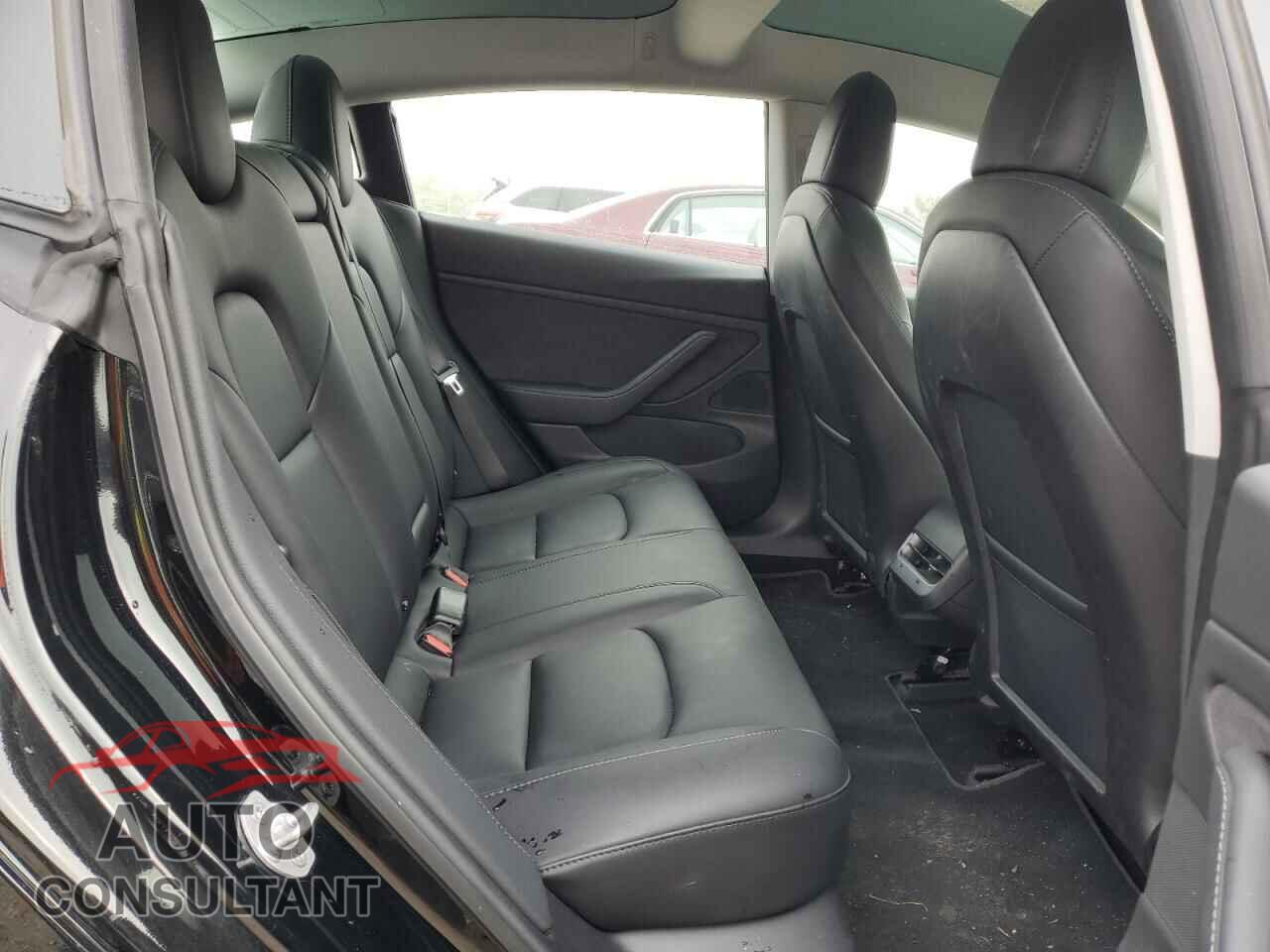 TESLA MODEL 3 2018 - 5YJ3E1EA8JF156313