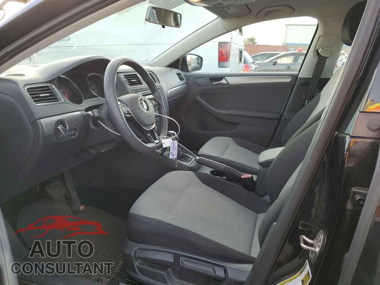 VOLKSWAGEN JETTA 2017 - 3VW2B7AJ3HM293739