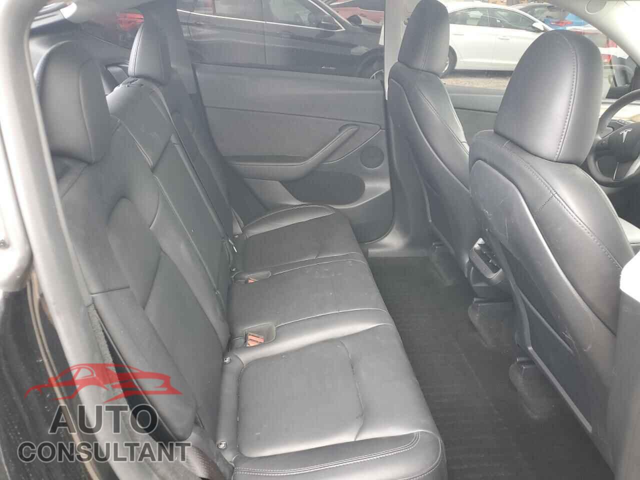 TESLA MODEL Y 2024 - 7SAYGDED3RF077268