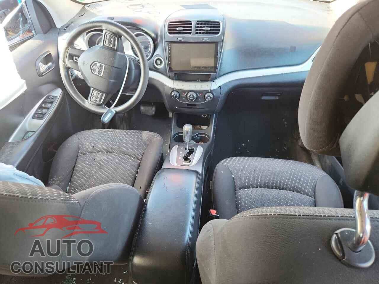 DODGE JOURNEY 2015 - 3C4PDCBB1FT586819