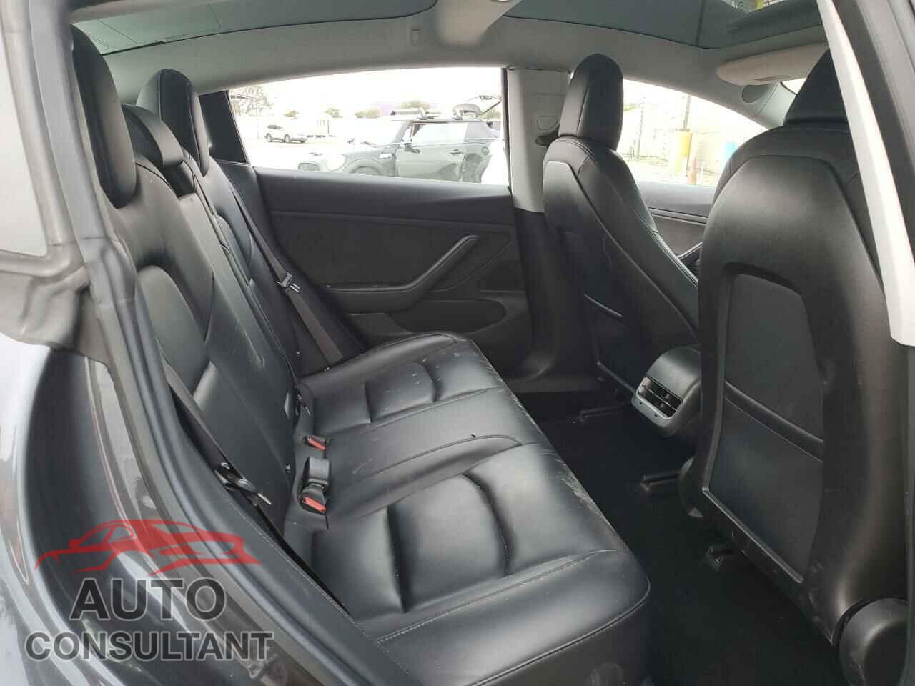 TESLA MODEL 3 2018 - 5YJ3E1EA6JF050958