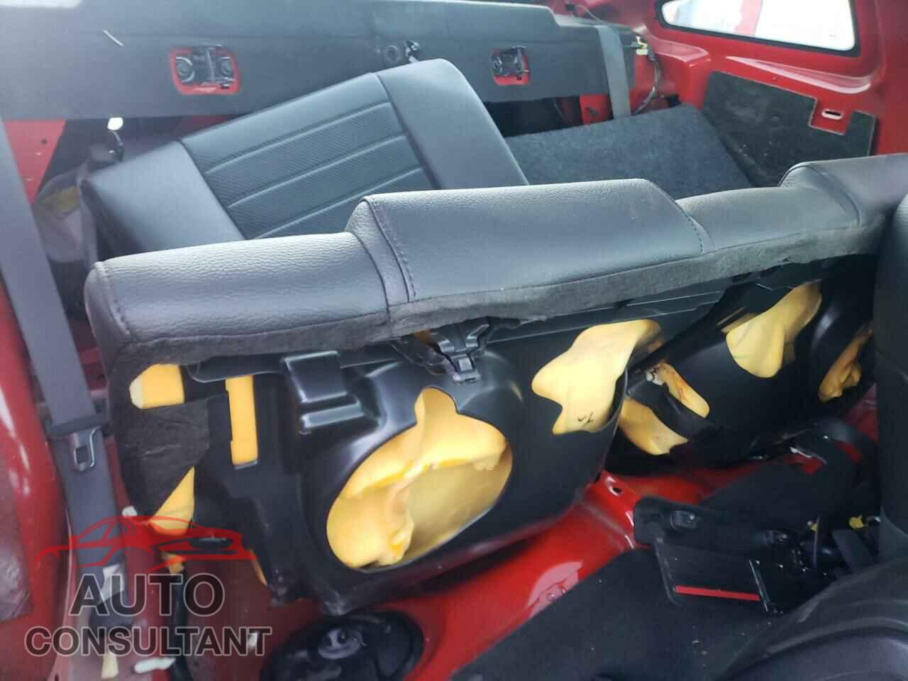 FORD MUSTANG 2011 - 1ZVBP8CF2B5117312