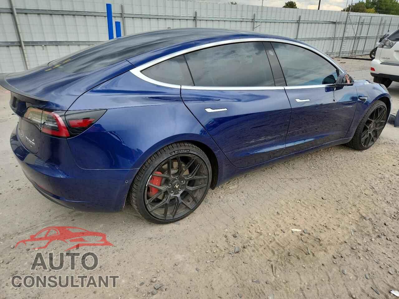 TESLA MODEL 3 2018 - 5YJ3E1EB4JF083935