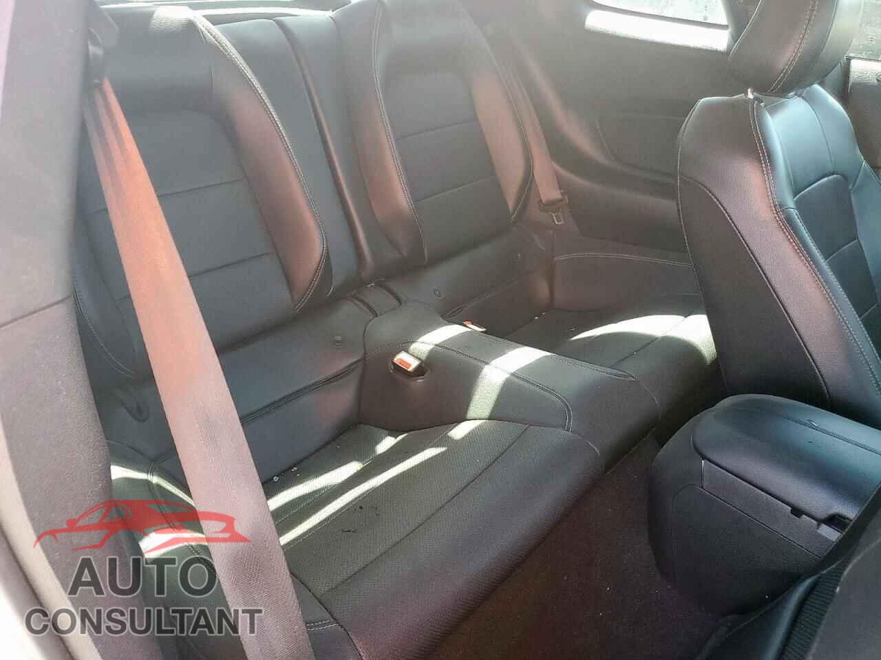 FORD MUSTANG 2019 - 1FA6P8CFXK5204207