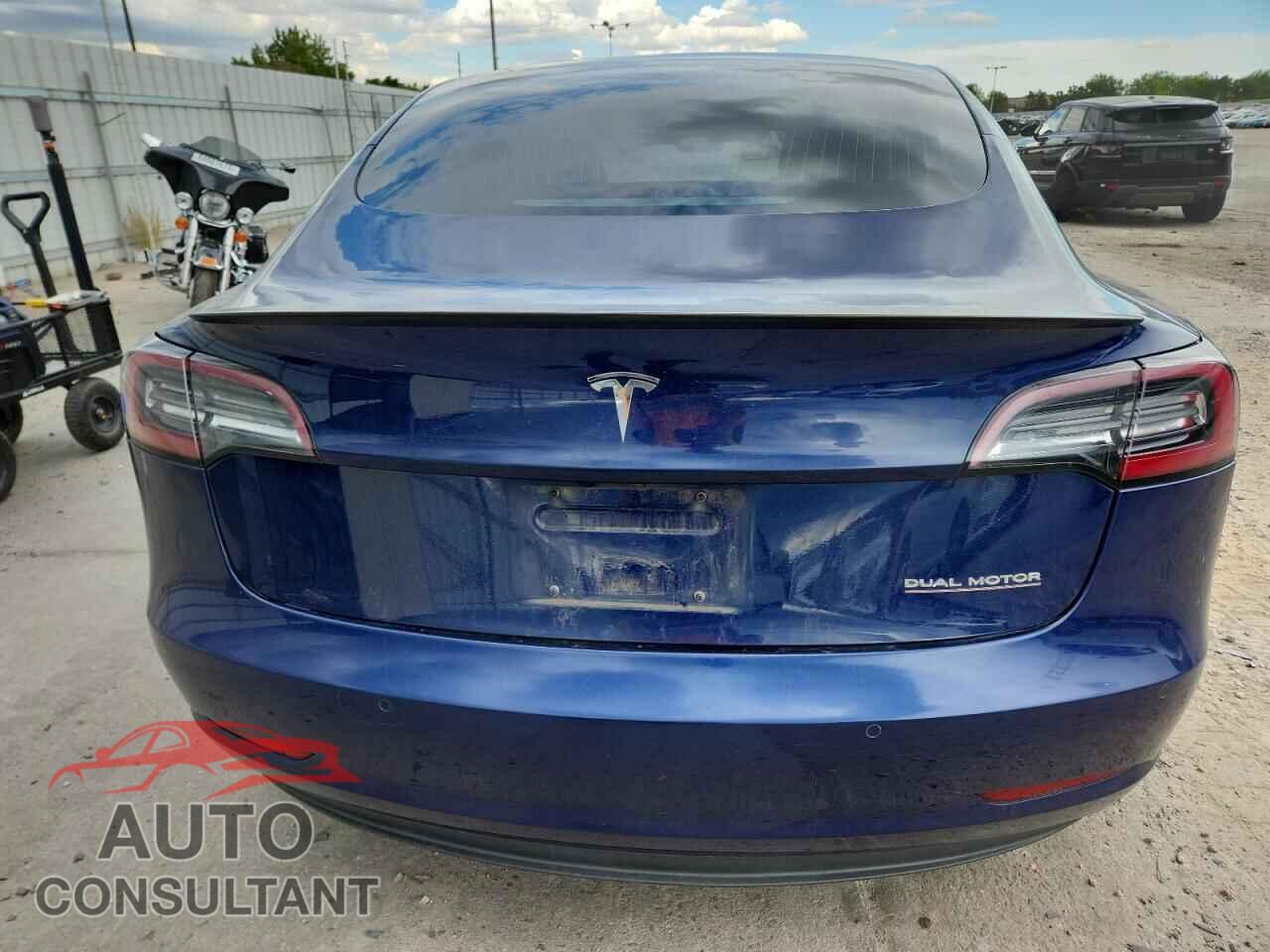 TESLA MODEL 3 2018 - 5YJ3E1EB4JF083935