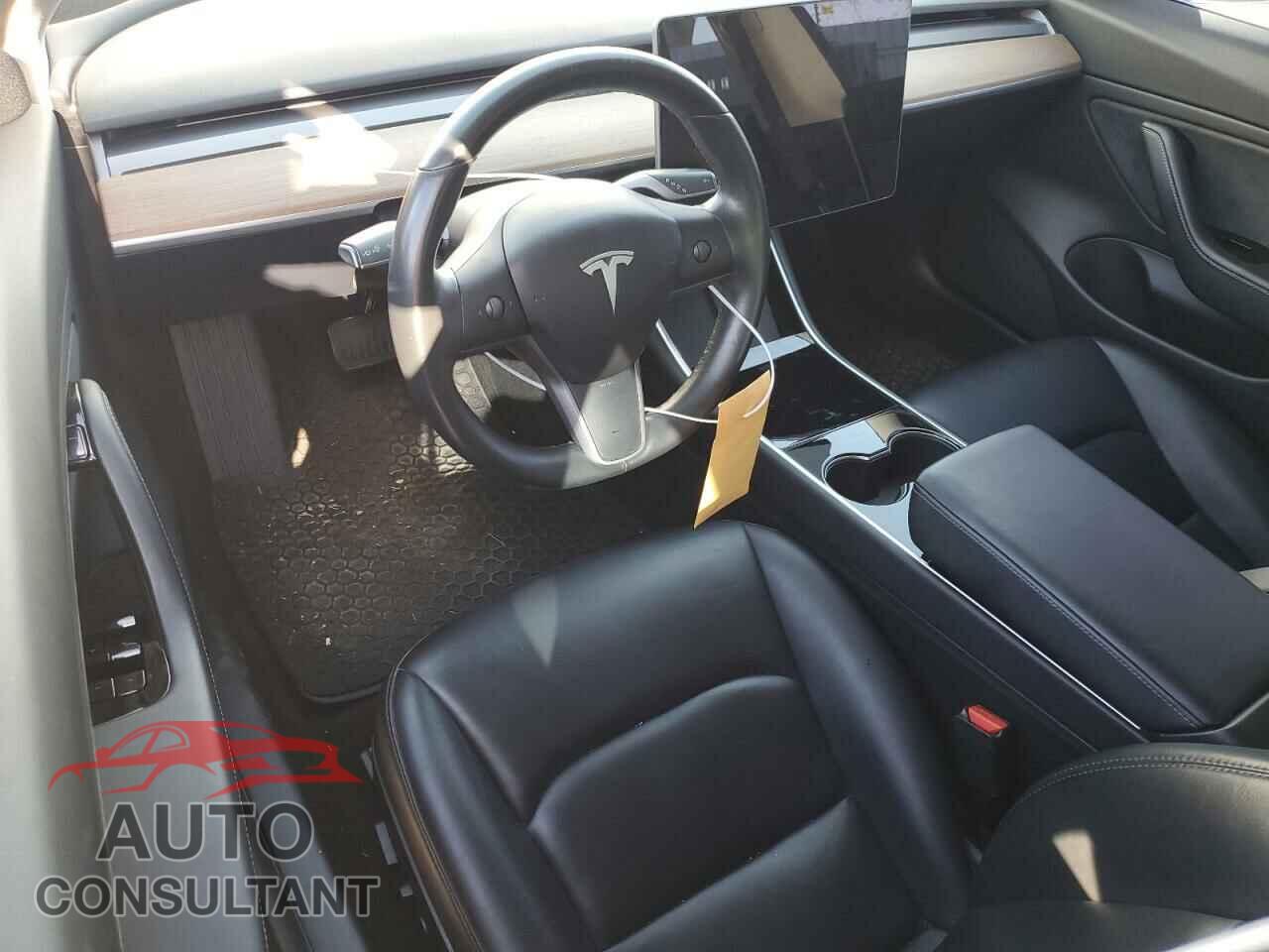 TESLA MODEL 3 2018 - 5YJ3E1EB2JF120707