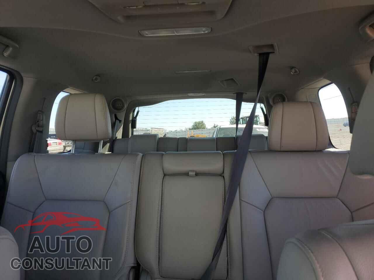 HONDA PILOT 2015 - 5FNYF4H93FB053622
