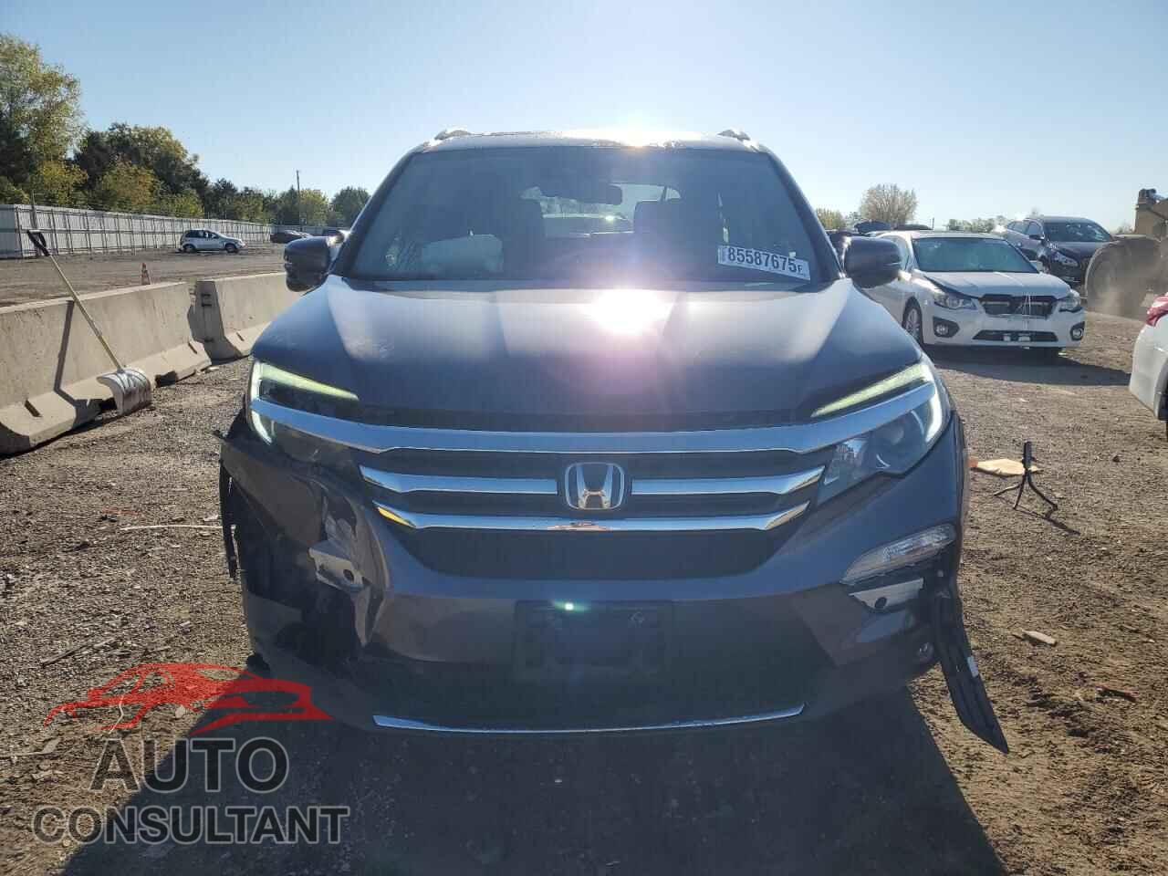 HONDA PILOT 2018 - 5FNYF6H91JB005668