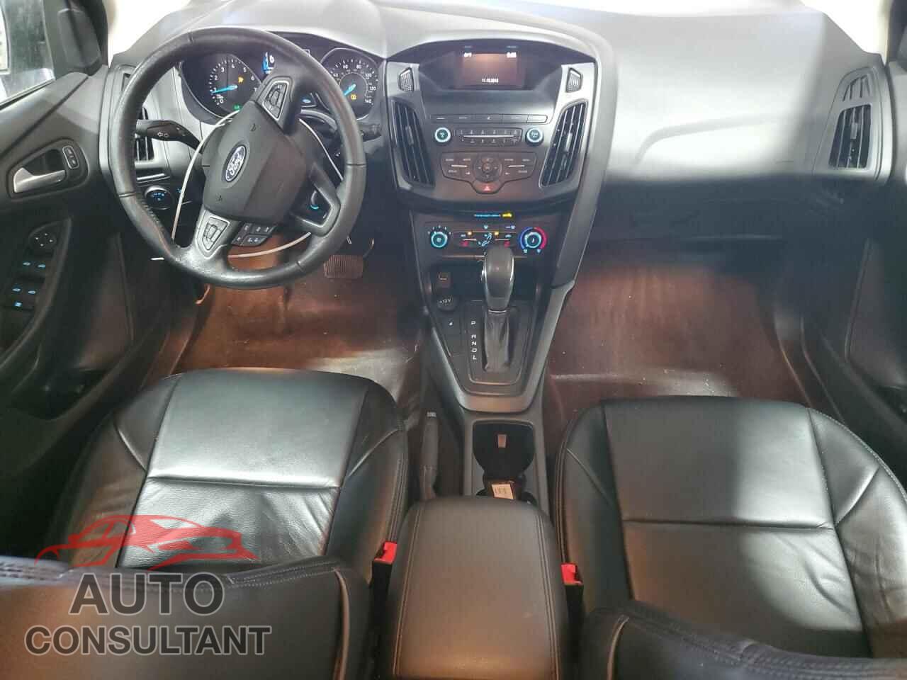 FORD FOCUS 2018 - 1FADP3K27JL260303