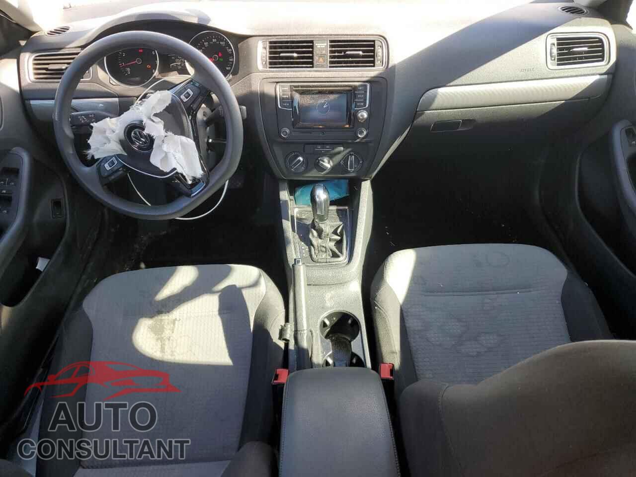 VOLKSWAGEN JETTA 2017 - 3VW2B7AJ9HM342491