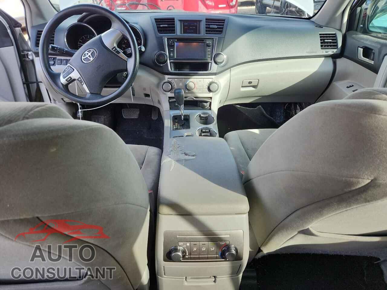 TOYOTA HIGHLANDER 2013 - 5TDBK3EH8DS203255