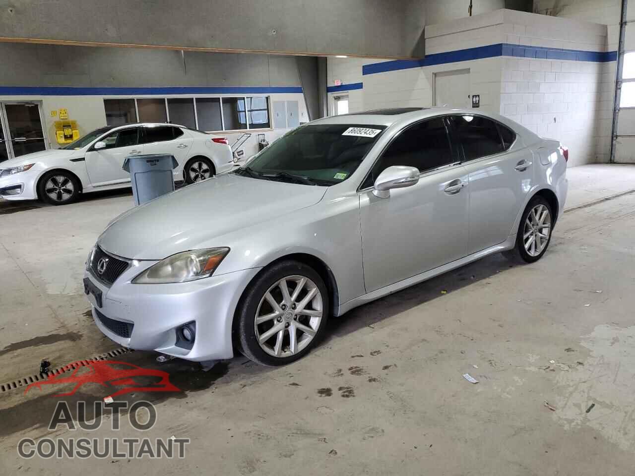 LEXUS IS 2013 - JTHCF5C27D5062167