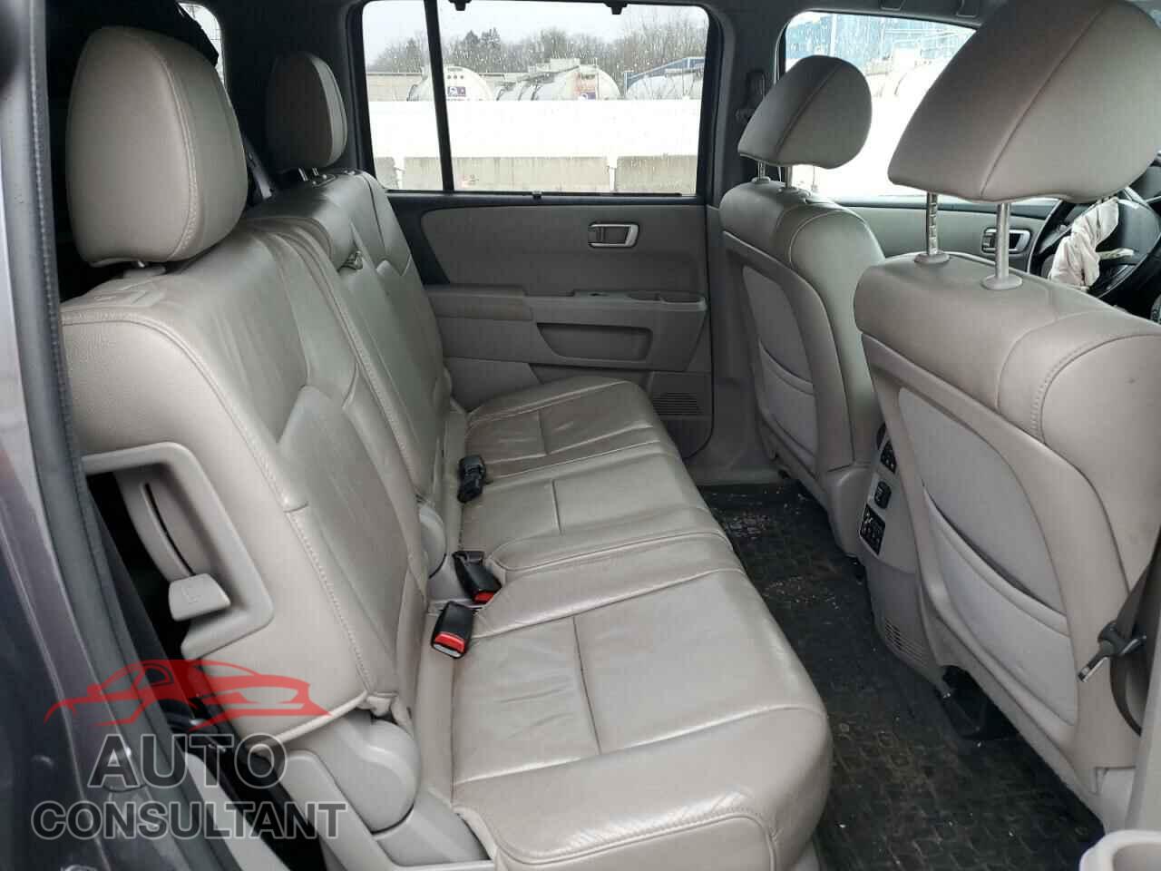 HONDA PILOT 2015 - 5FNYF4H91FB068443