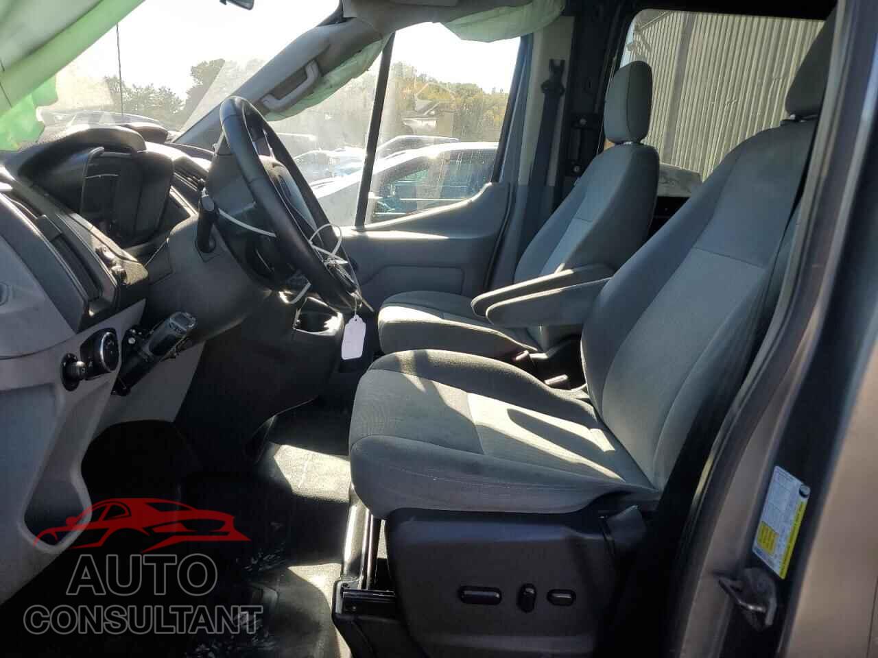 FORD TRANSIT 2015 - 1FTYR2CG7FKA21910