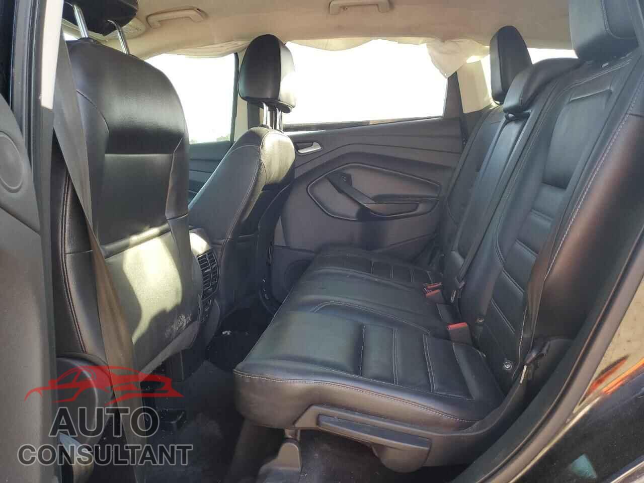 FORD ESCAPE 2017 - 1FMCU0J93HUB40641