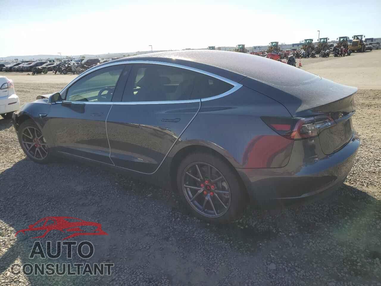 TESLA MODEL 3 2018 - 5YJ3E1EA7JF167450