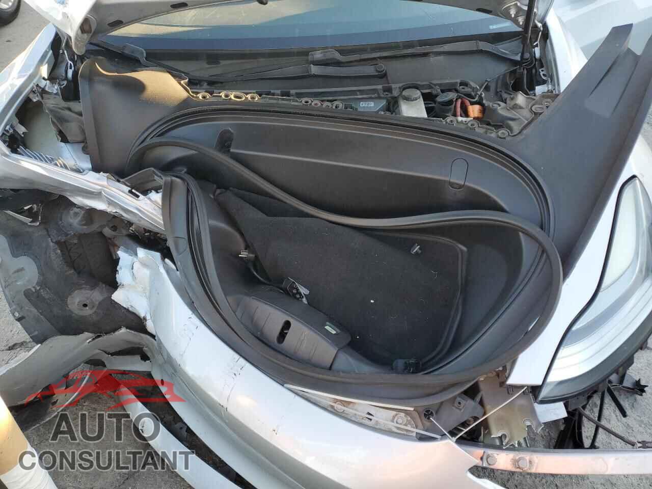 TESLA MODEL 3 2018 - 5YJ3E1EA4JF010961