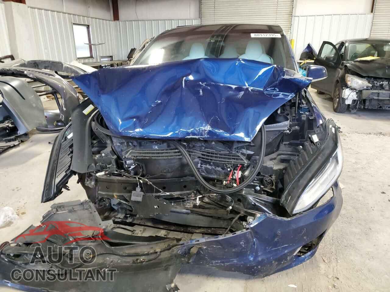 TESLA MODEL X 2017 - 5YJXCAE2XHF044087