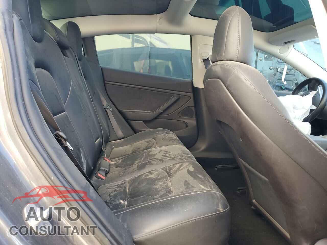 TESLA MODEL 3 2019 - 5YJ3E1EA6KF307652