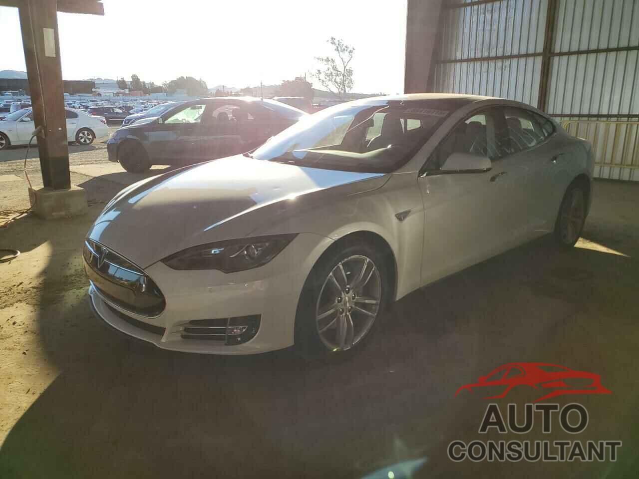 TESLA MODEL S 2015 - 5YJSA1E29FF107922