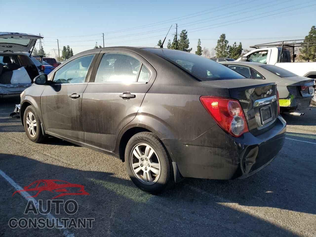 CHEVROLET SONIC 2014 - 1G1JC5SG8E4145217