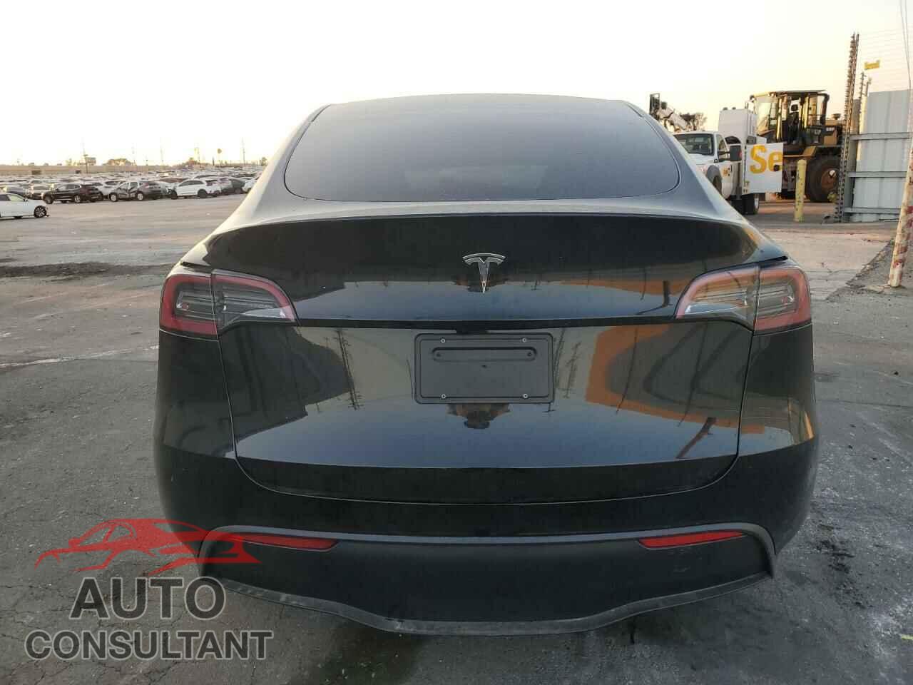 TESLA MODEL Y 2024 - 7SAYGDED1RF132087
