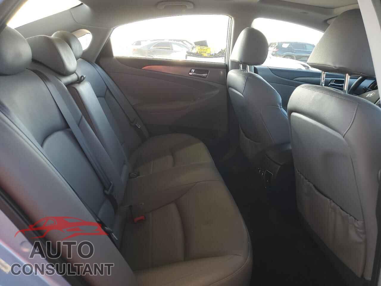 HYUNDAI SONATA 2012 - KMHEC4A45CA036671