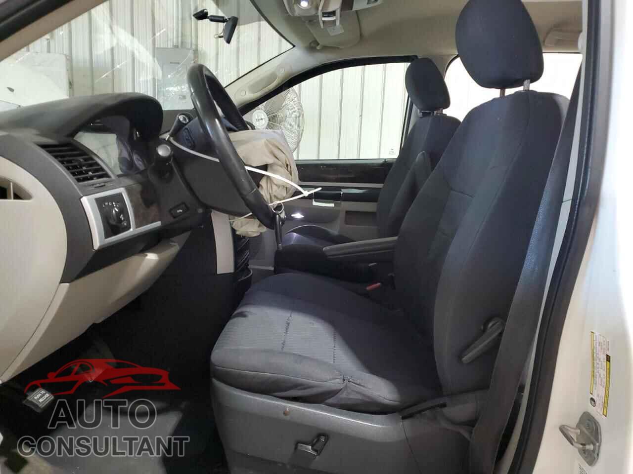 DODGE CARAVAN 2010 - 2D4RN5D11AR211579