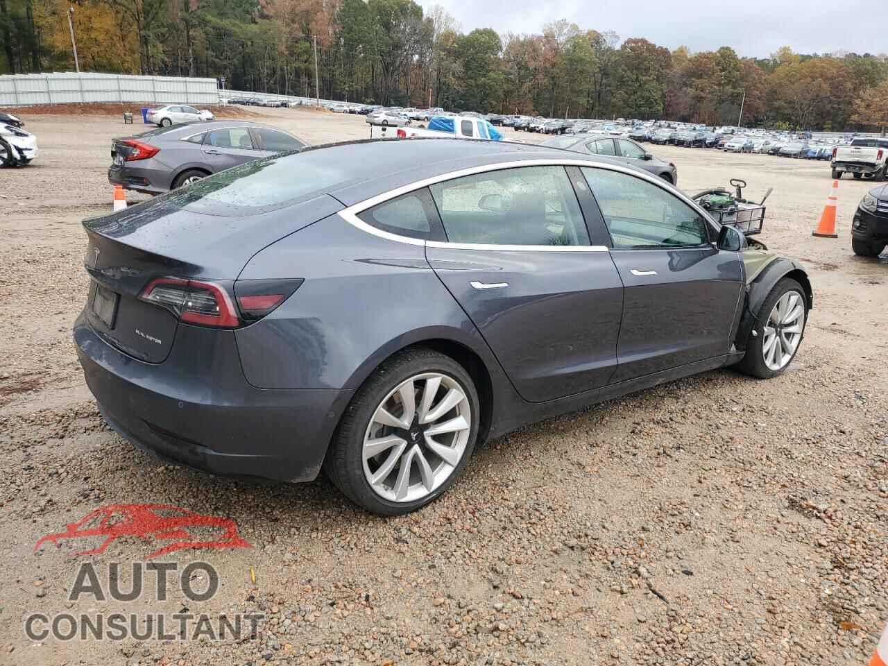 TESLA MODEL 3 2019 - 5YJ3E1EB8KF194652