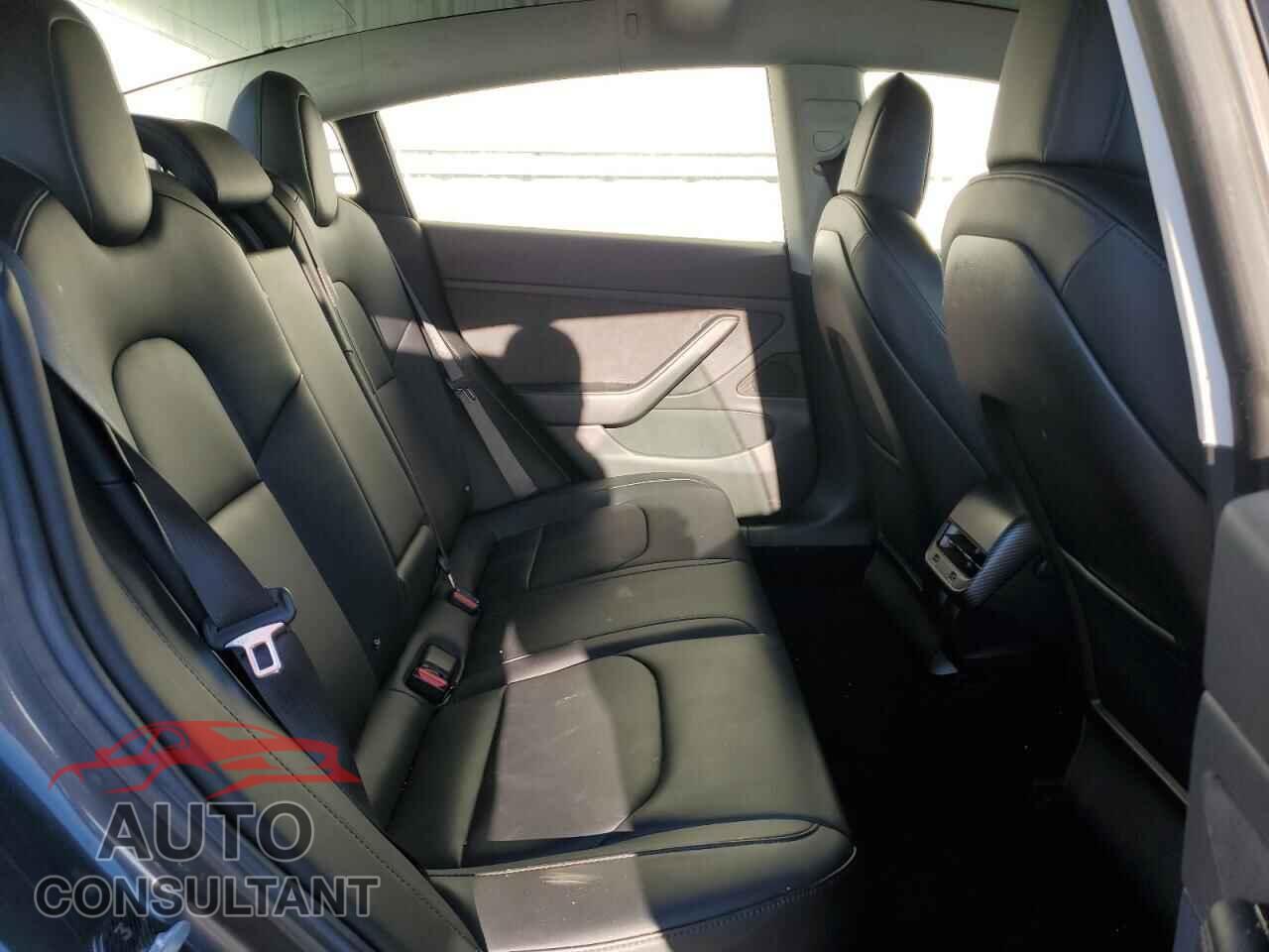 TESLA MODEL 3 2018 - 5YJ3E1EA8JF007853