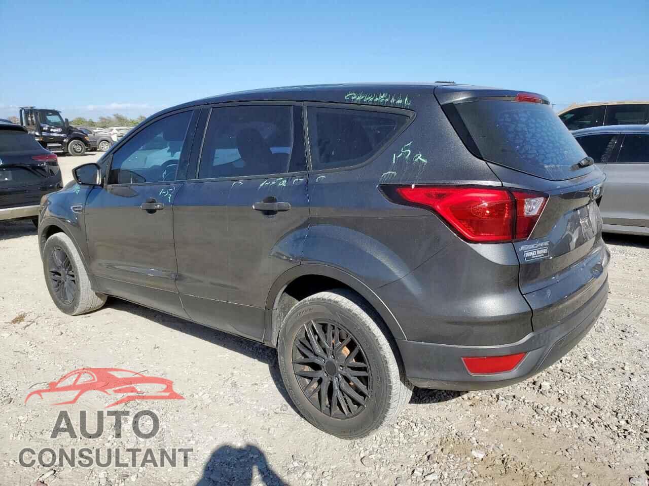 FORD ESCAPE 2019 - 1FMCU0F79KUB00191
