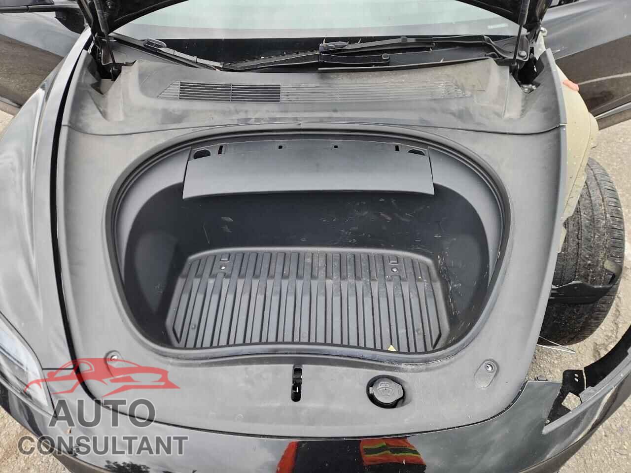 TESLA MODEL 3 2024 - 5YJ3E1EA7RF738527