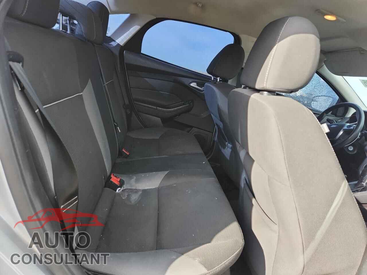 FORD FOCUS 2014 - 1FADP3F28EL238276
