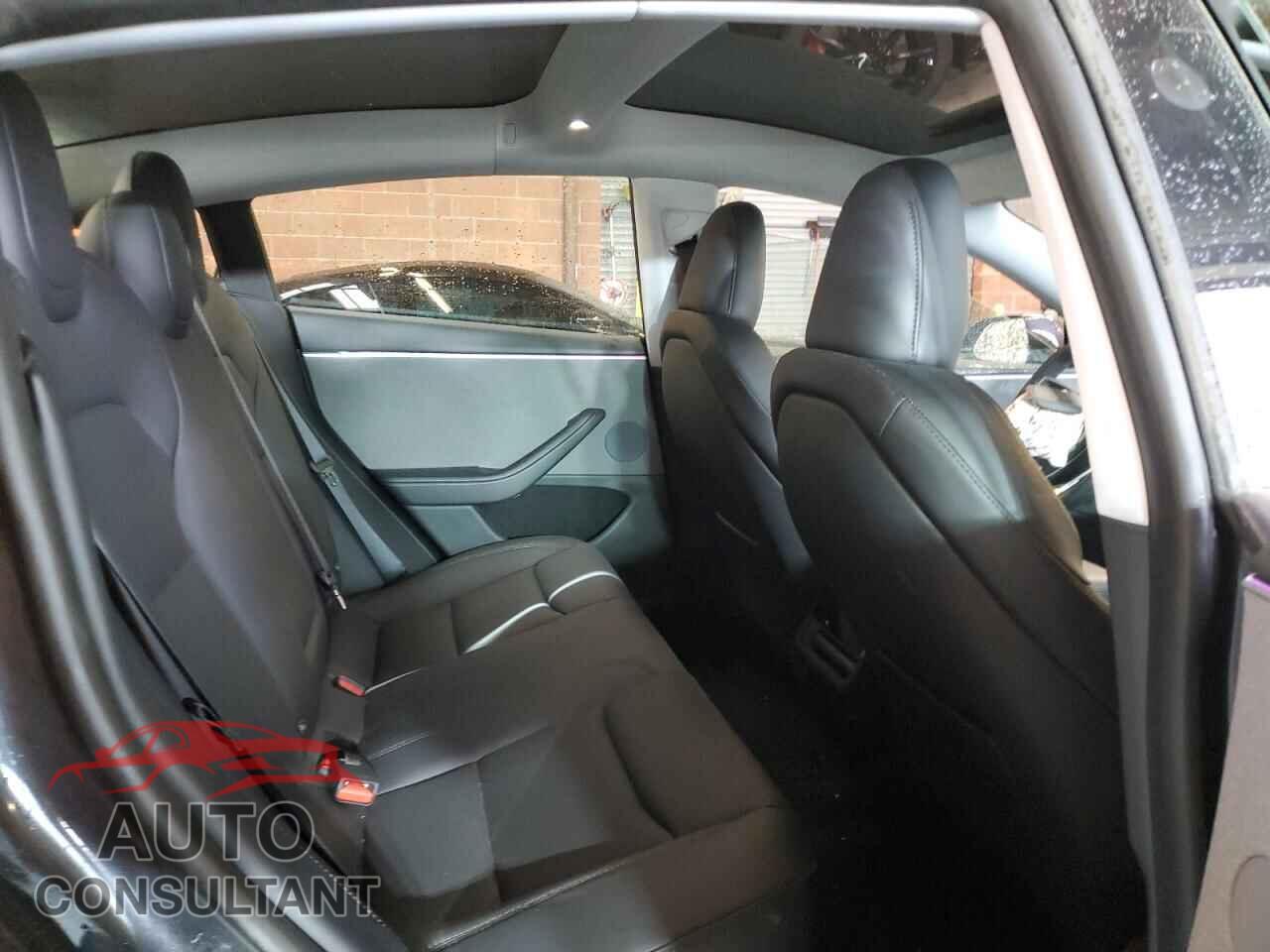 TESLA MODEL 3 2024 - 5YJ3E1EA7RF757689