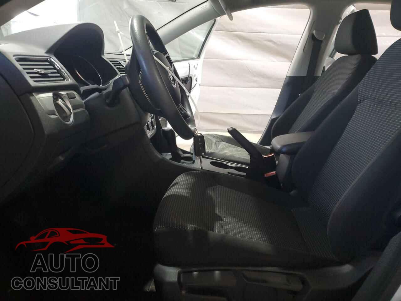 VOLKSWAGEN PASSAT 2017 - 1VWAT7A36HC006535