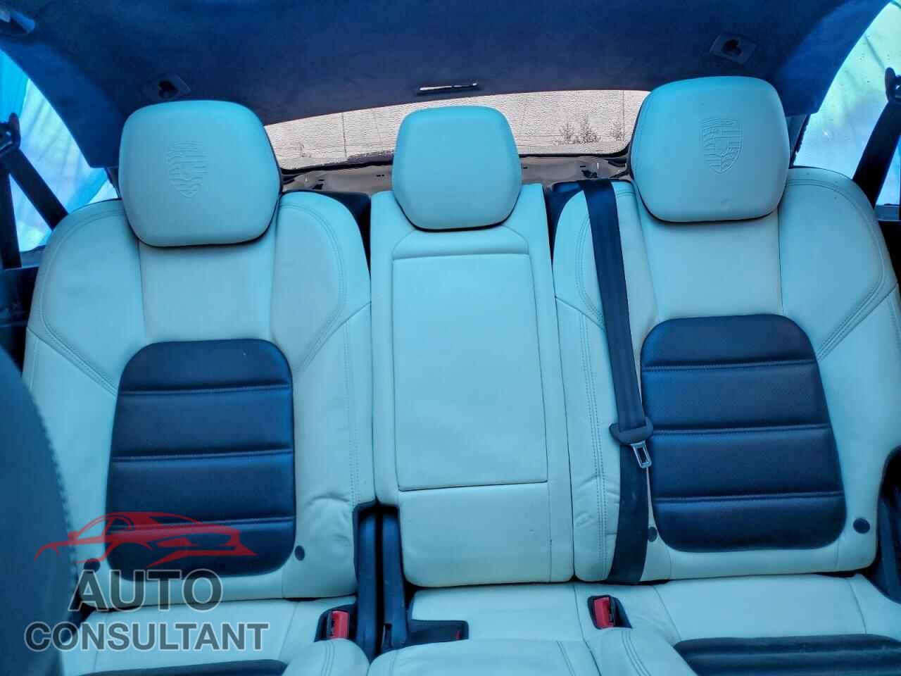 PORSCHE CAYENNE 2016 - WP1AC2A27GLA86602